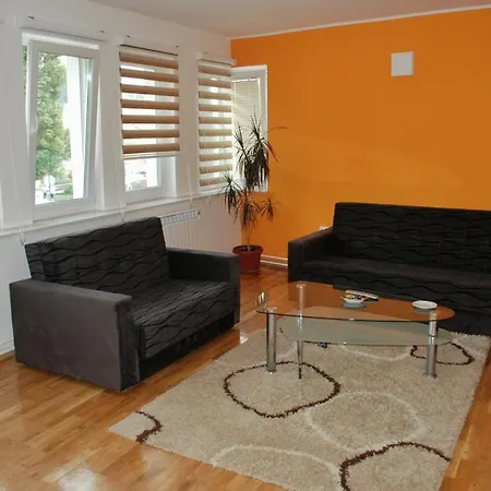 شقة Lux Apartman Leka